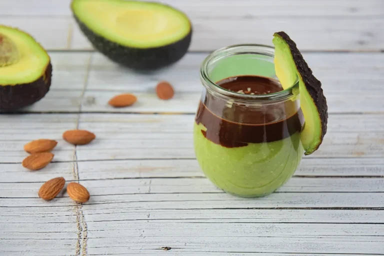 Avokadolu Puding