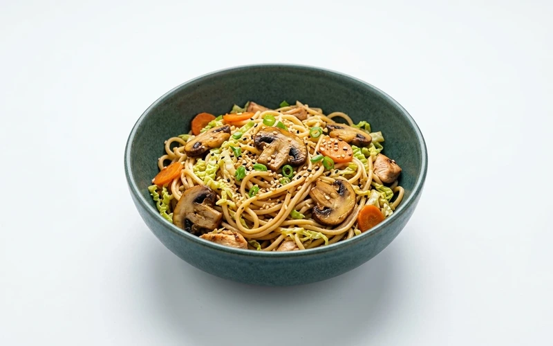 Diyet Mantarlı Lahanalı Noodle Tarifi