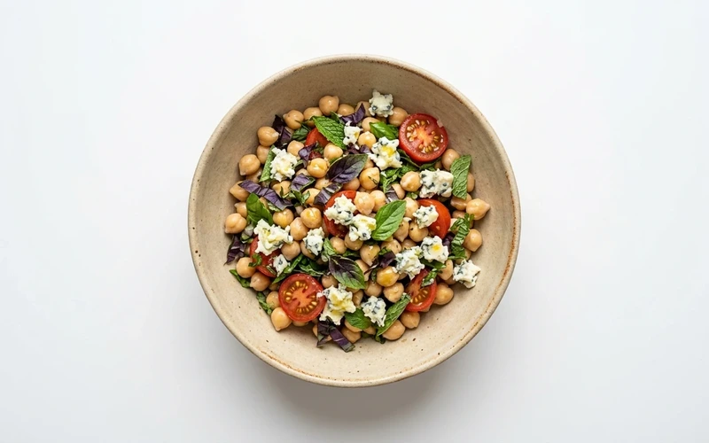 Diyet Reyhanlı Nohut Salatası Tarifi