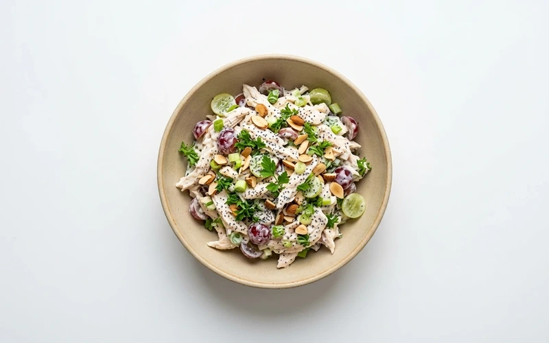 Diyet Tavuklu Üzümlü Salata Tarifi